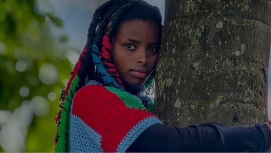 Kenyan-woman-hug-a-tree